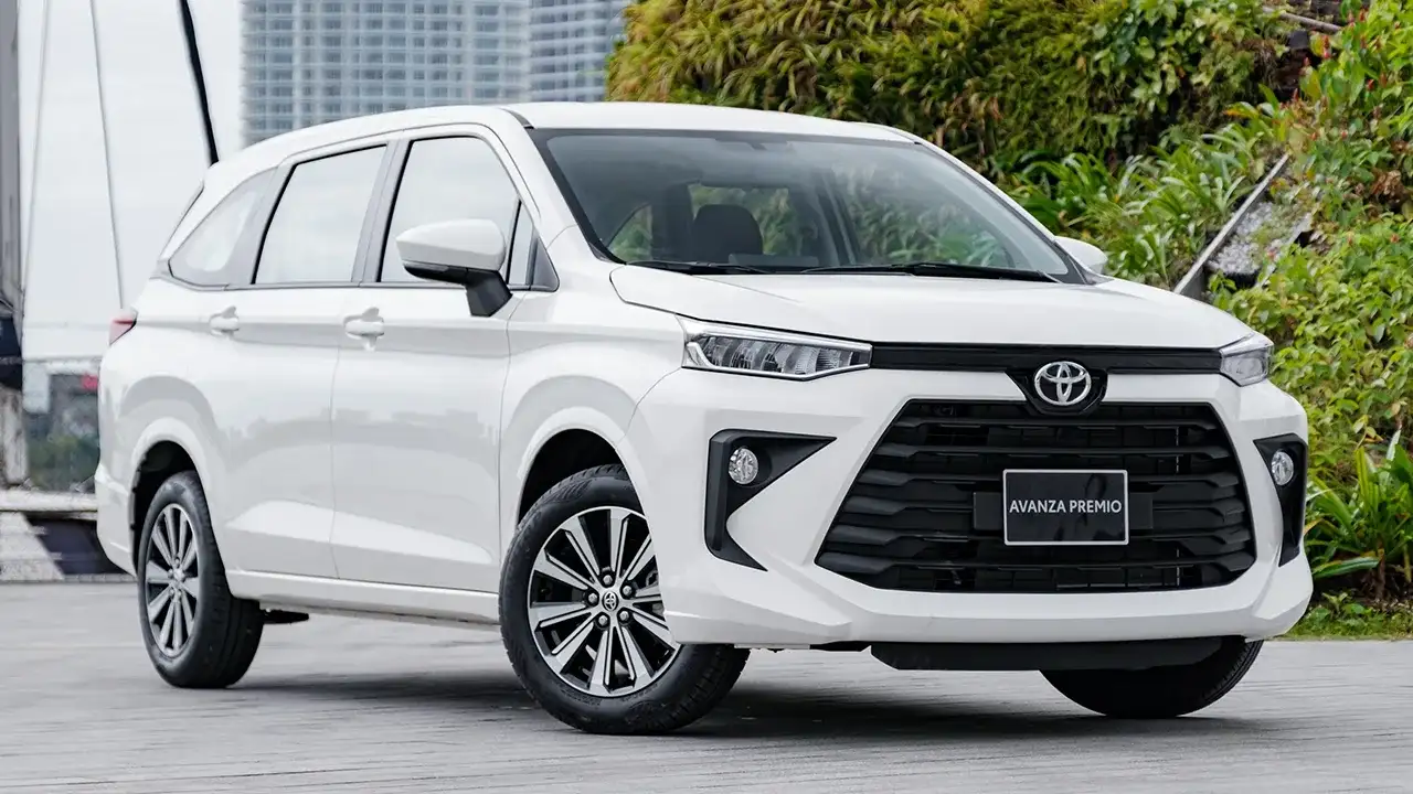 Xe Toyota Avanza Premio