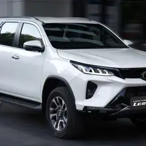 Xe Toyota Fortuner